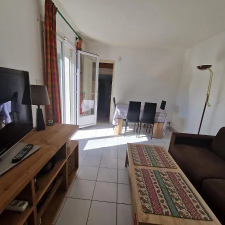 Apartament Maison A La Yourhosthelper